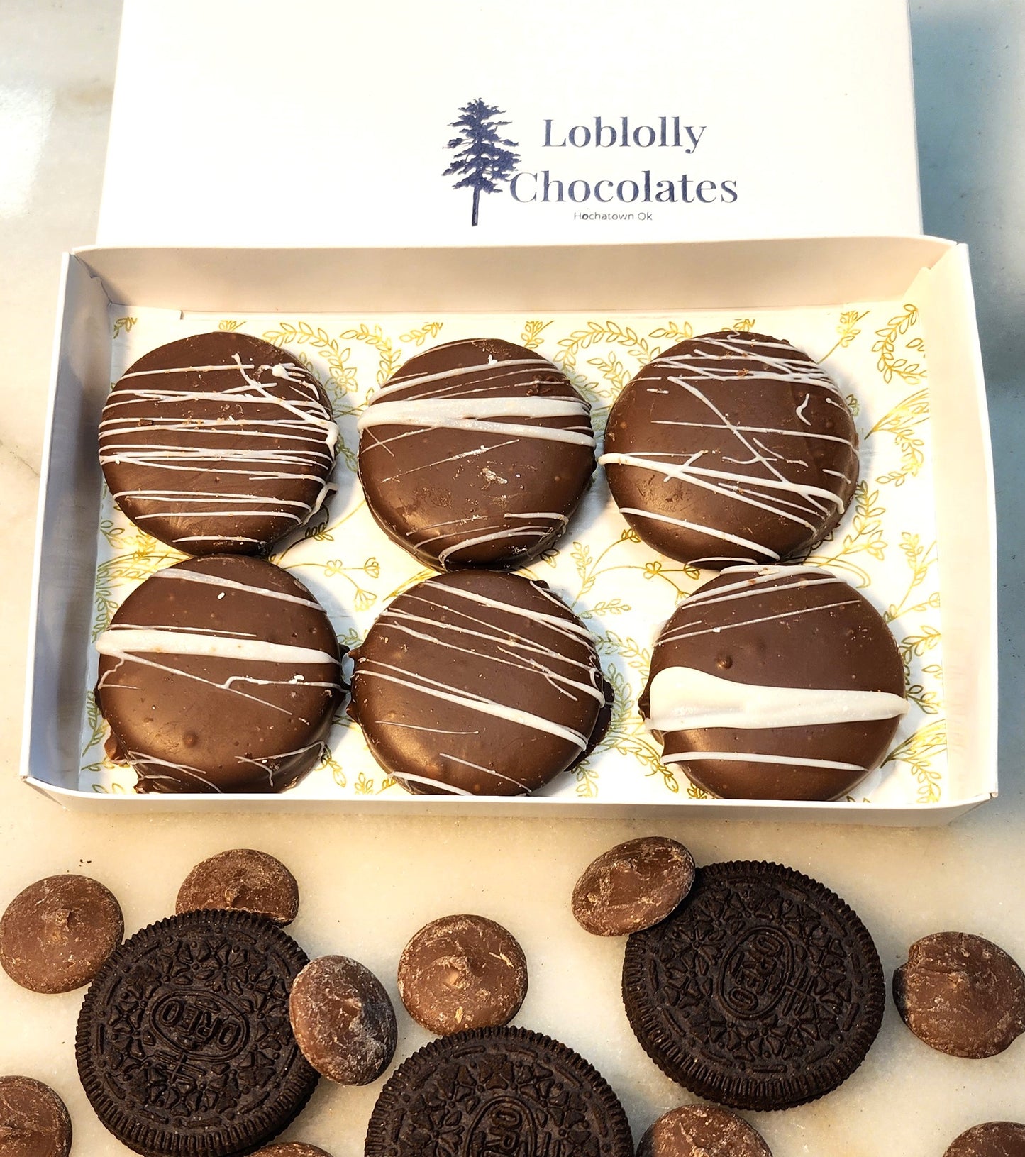 Dipped Oreos - Crunchy Oreo Goodness, Dipped in Smooth Chocolate
